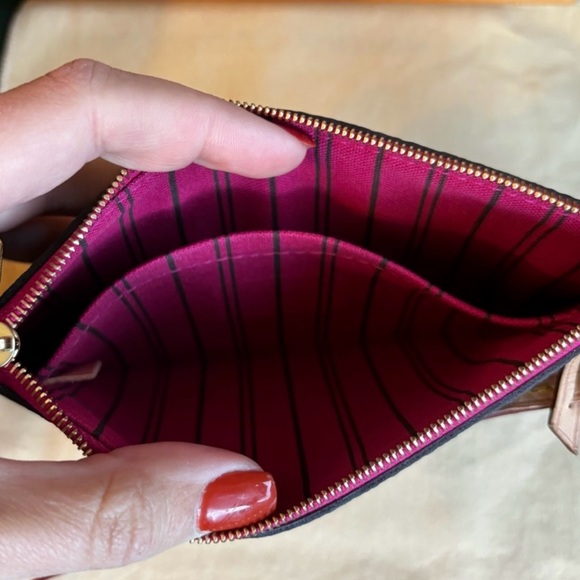 Authentic Louis Vuitton Neverfull PM pink pivone pouch monogram - Picture 5 of 10